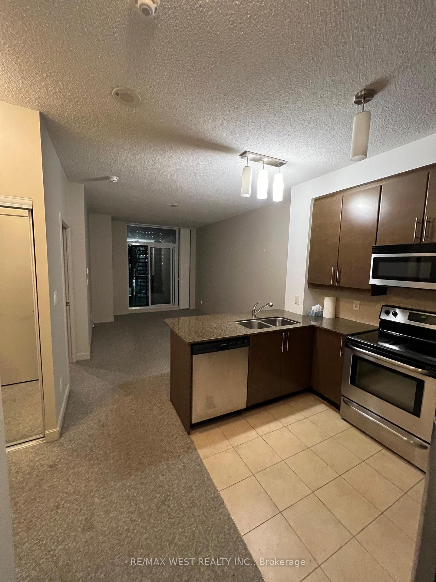 18 Harbour Street Unit 2704 photo 2