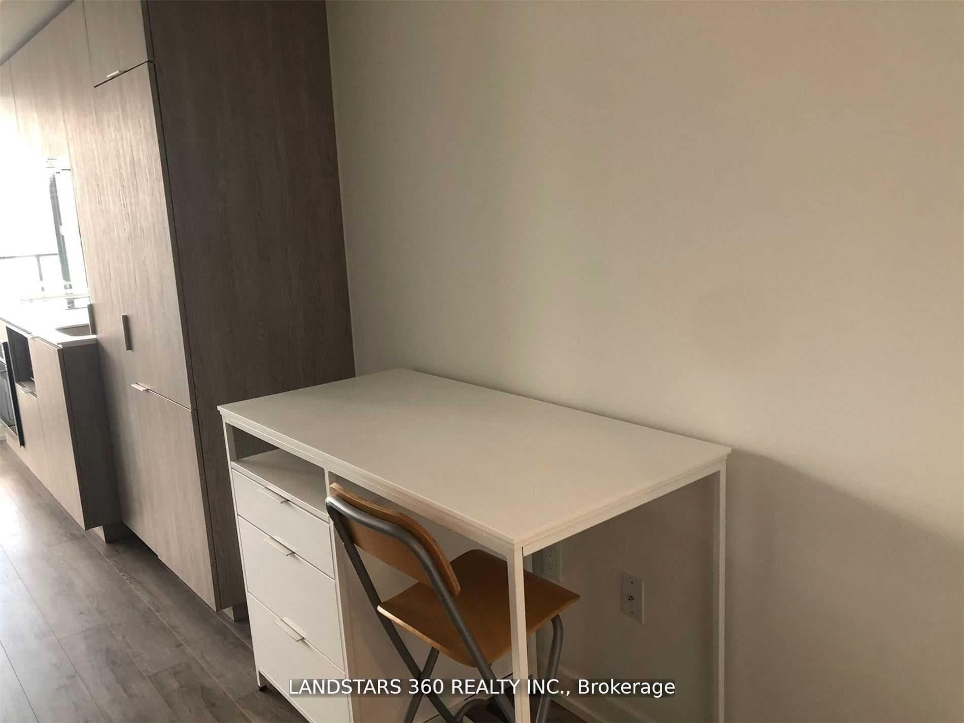 77 Shuter Street Unit 609 photo 5