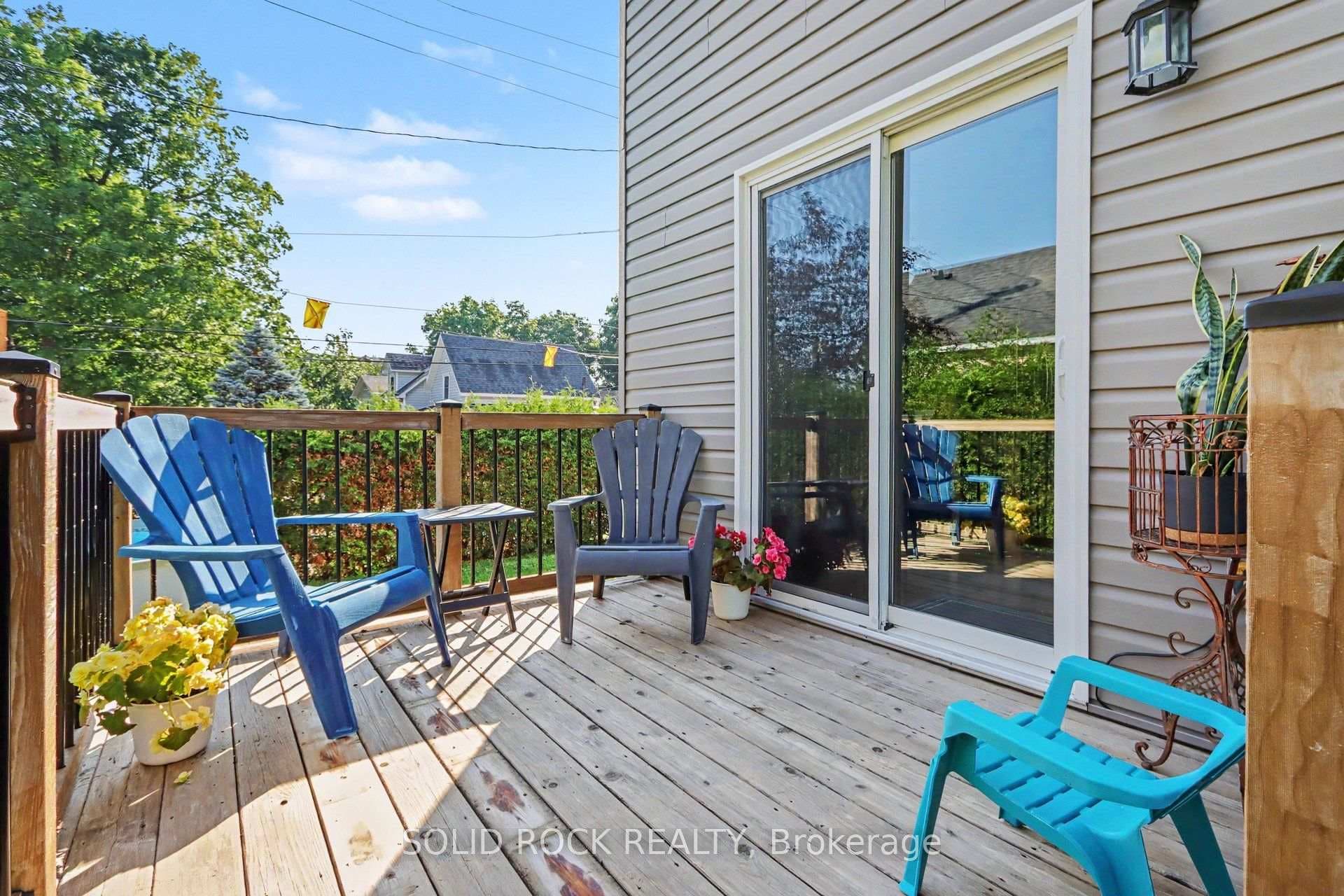 55 Woodward Street photo 27