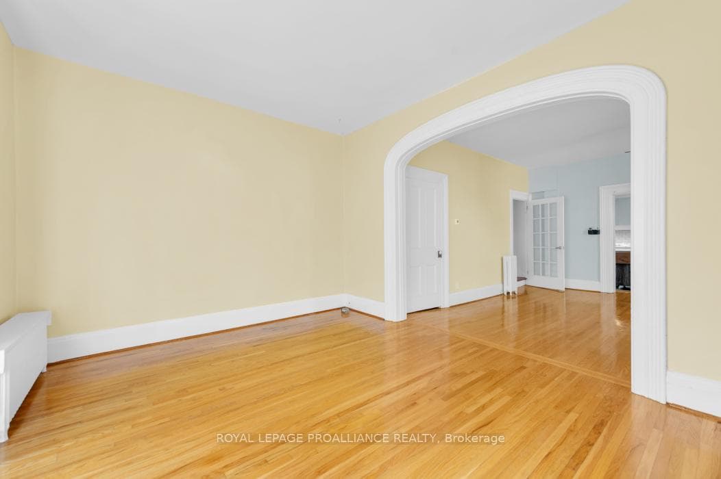 12 Holloway Street photo 7