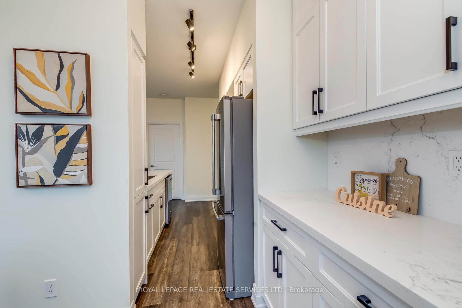 55 Speers Road Unit 509 photo 16