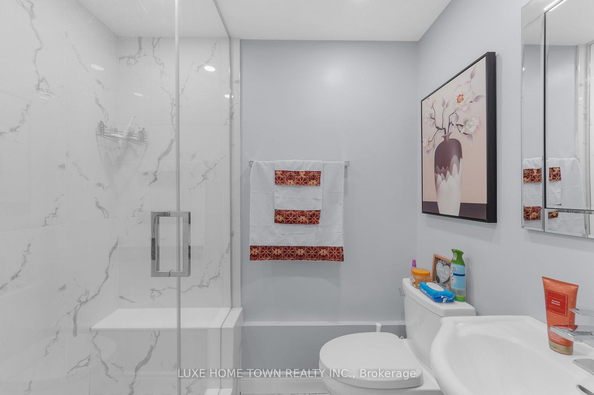95 Leeward Glenway Unit 121 photo 35