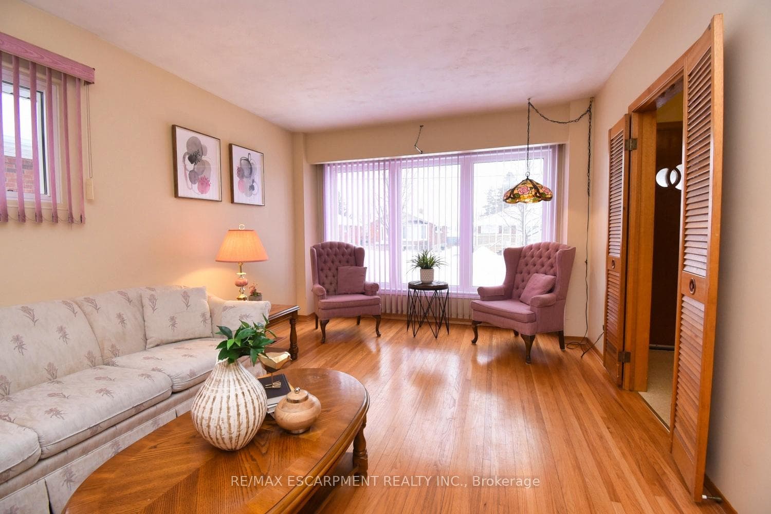 40 SEELEY Avenue photo 5