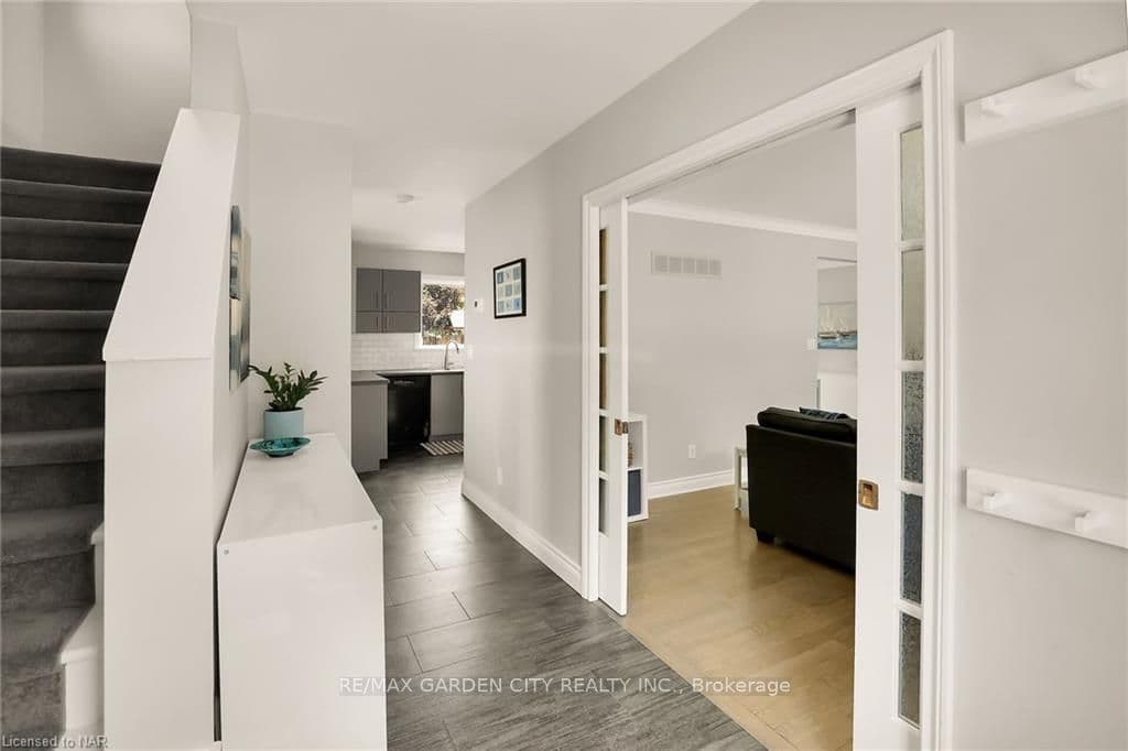 12 PHILPARK Road photo 7