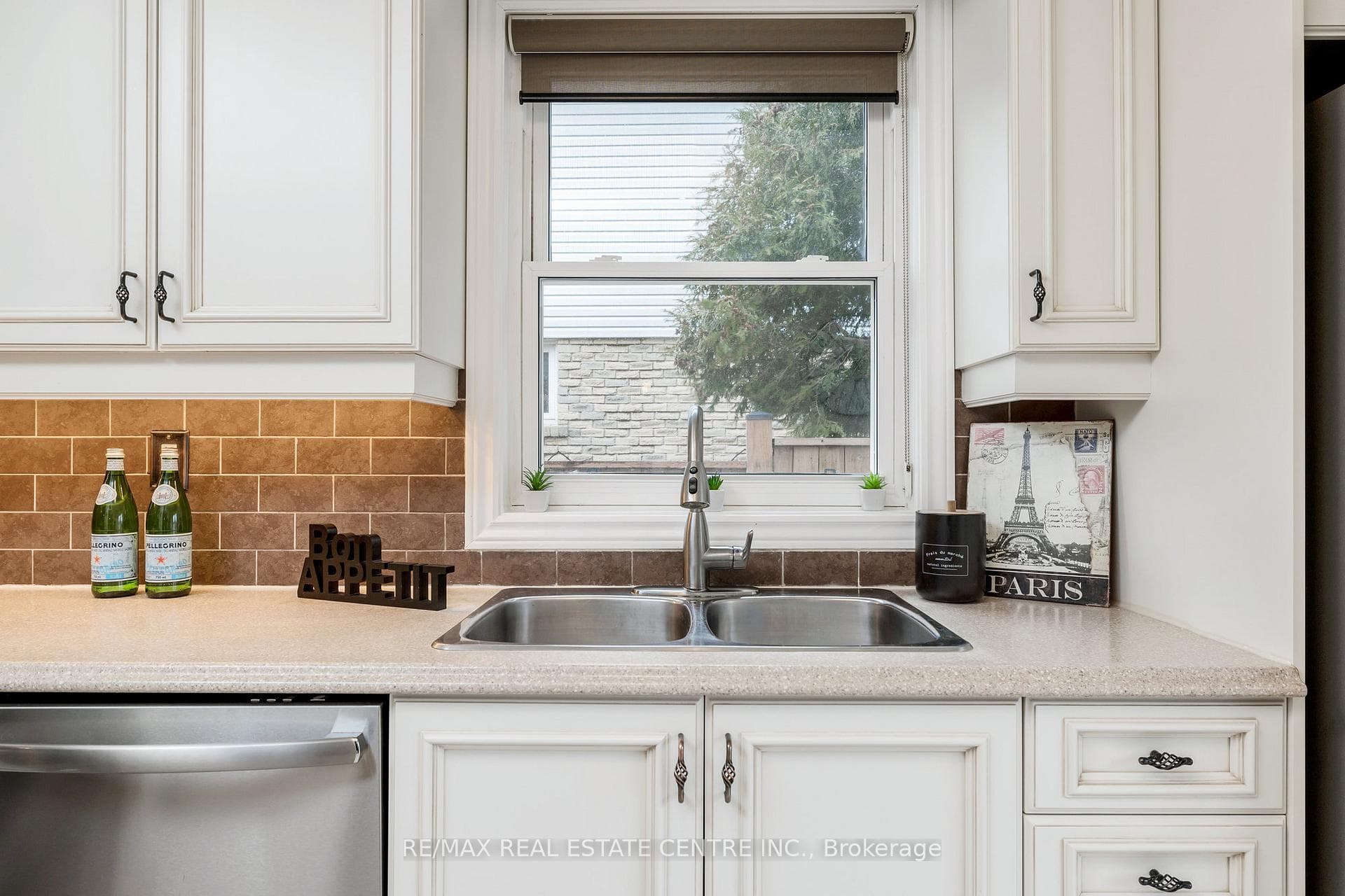 773 Coulson Avenue photo 14