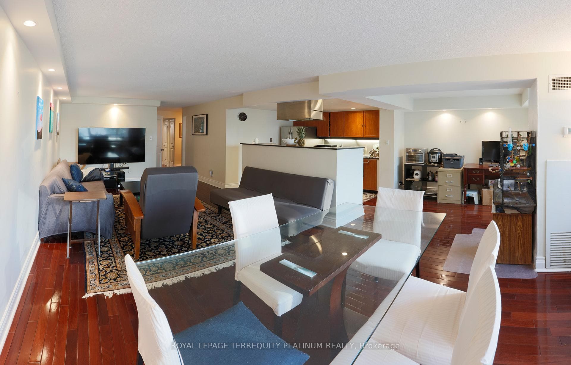717 Bay Street Unit 1304 photo 4