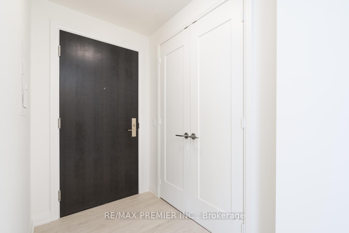 9000 Jane Street Unit 303 photo 28