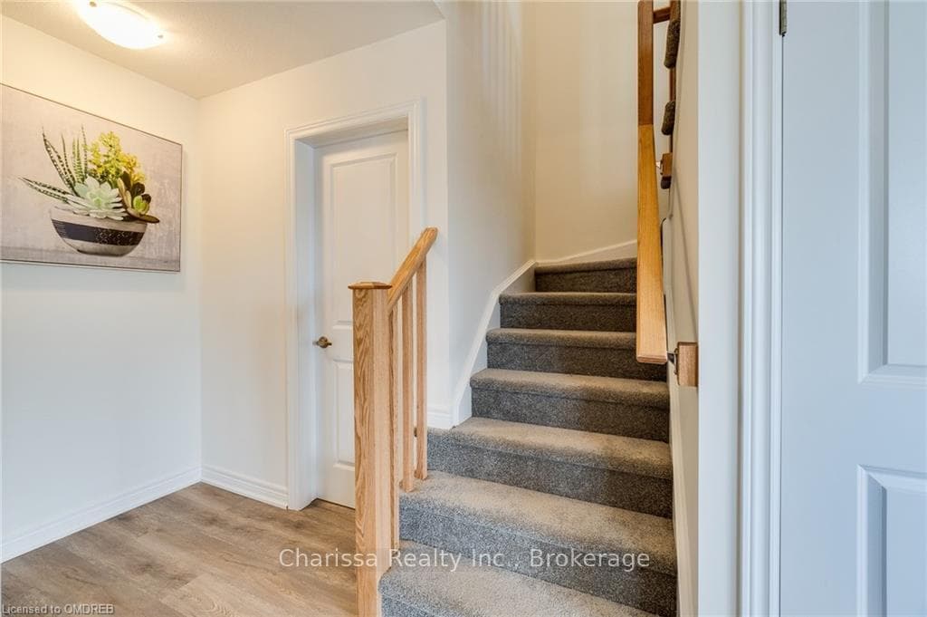 36 DRYDEN Lane Unit 110 photo 4