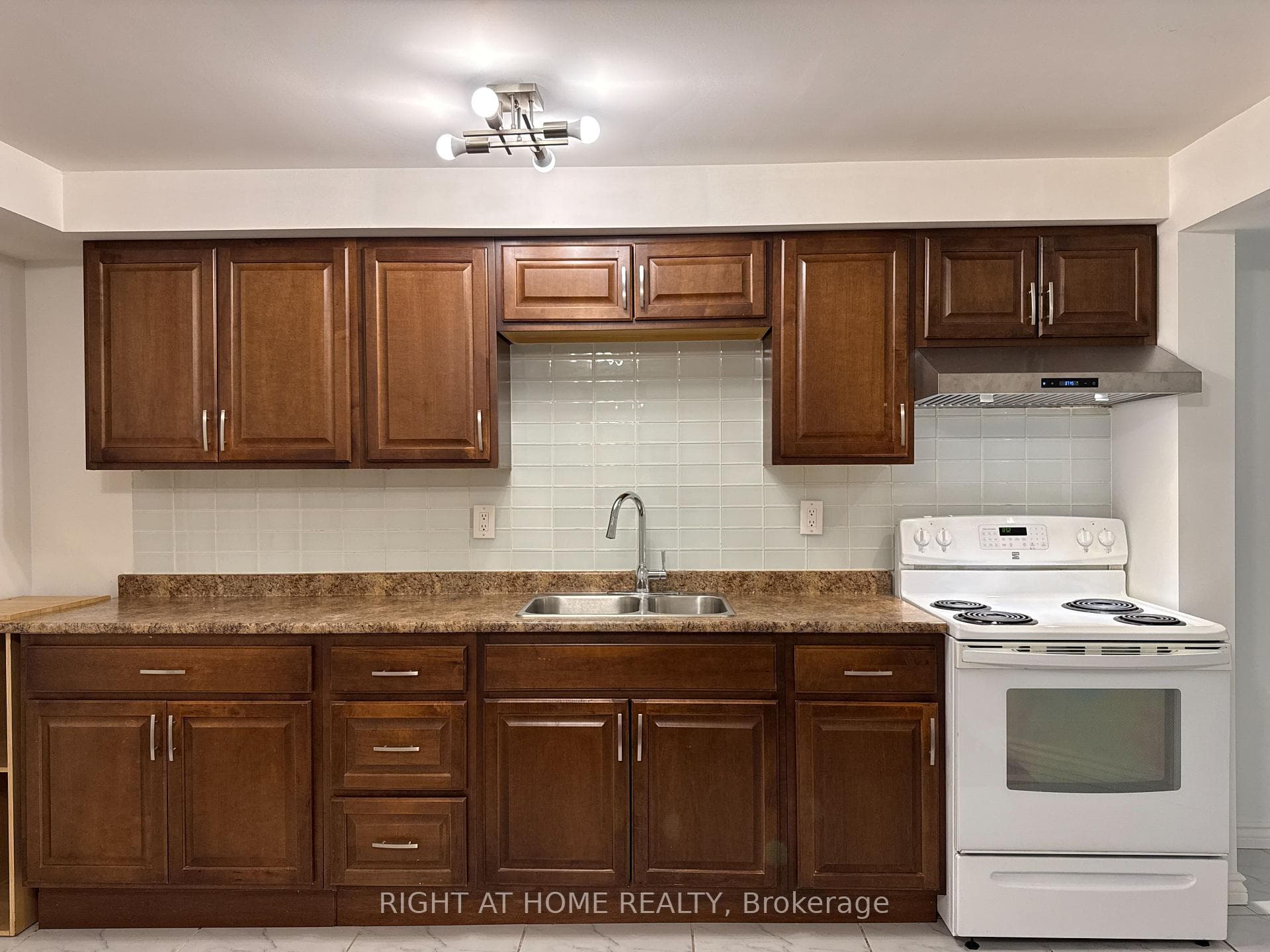 Kitchen Area Pic 2