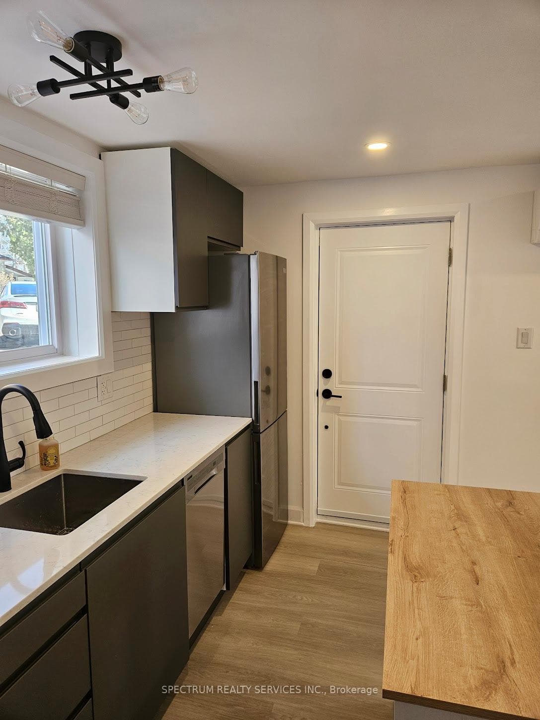 49 Gotham Court Unit 2 photo 6