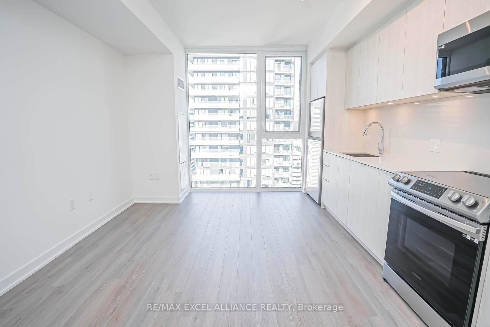 357 King Street Unit 4005 photo 15