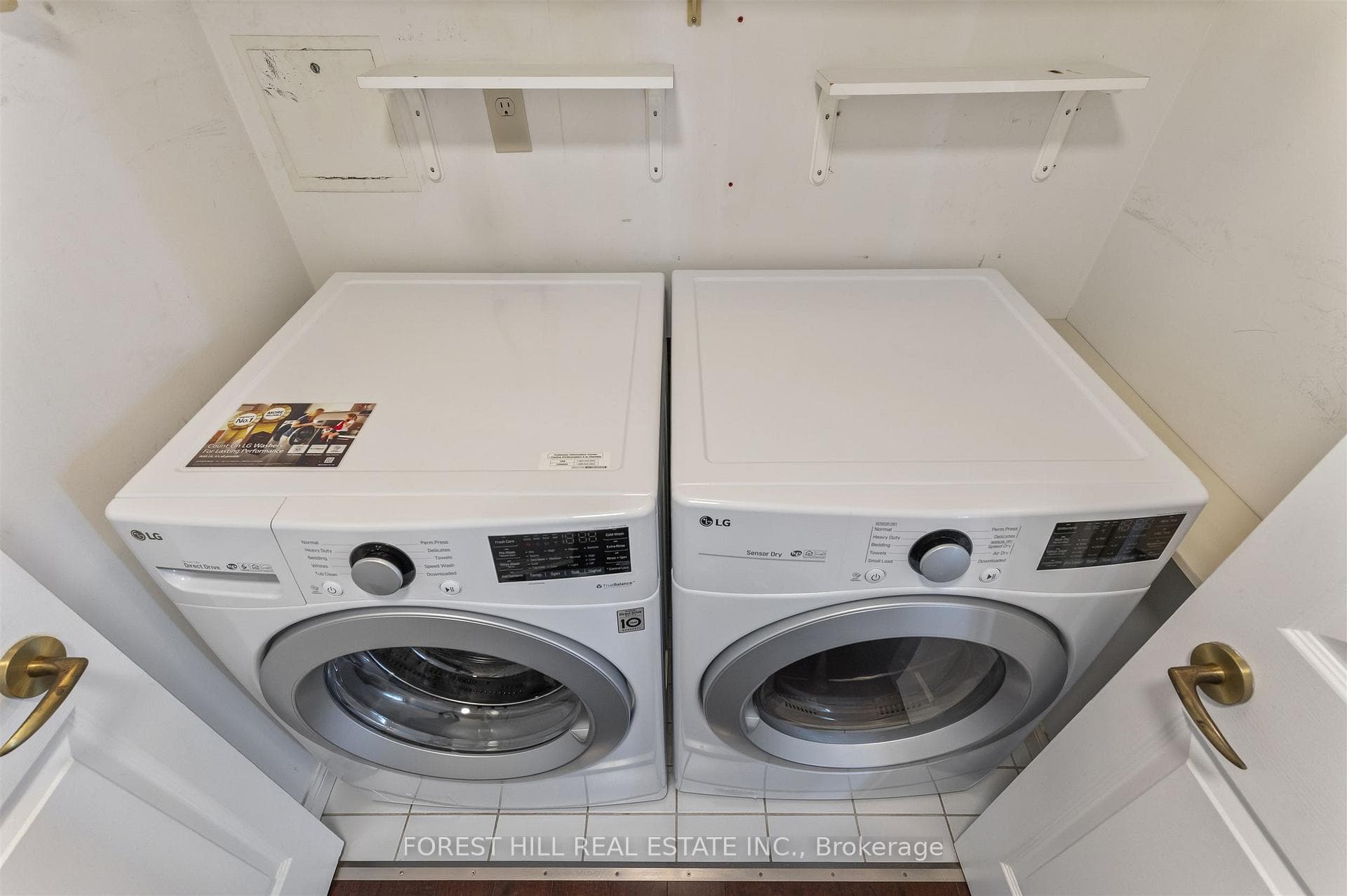85 Skymark Drive Unit 2305 photo 39