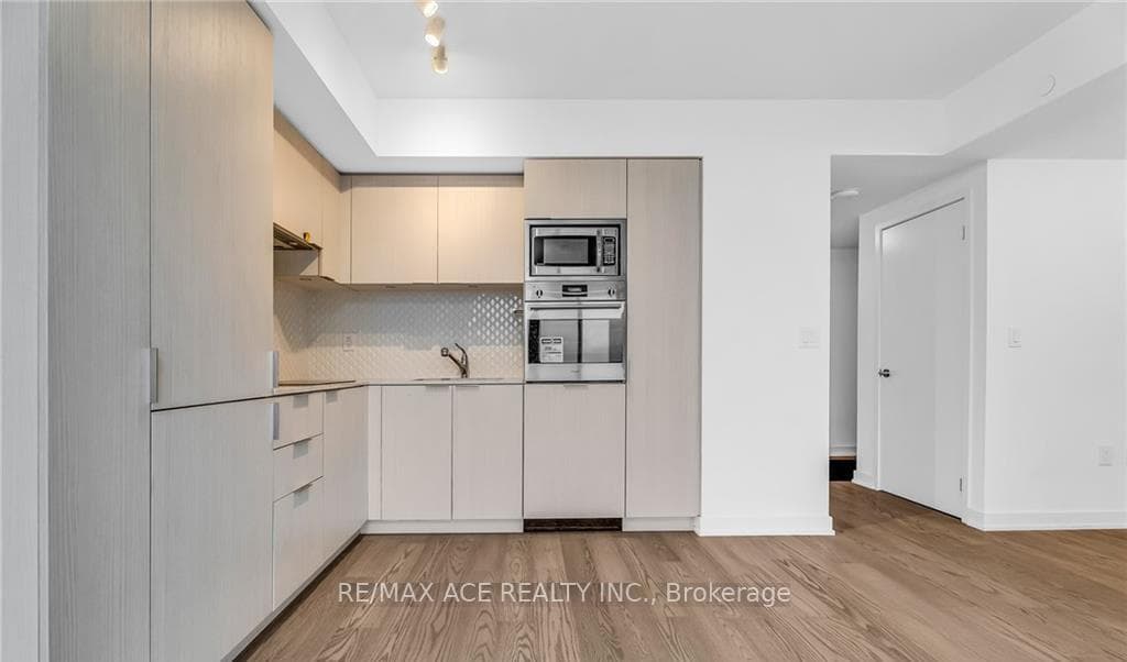 11 Wellesley Street Unit 6002 photo 17