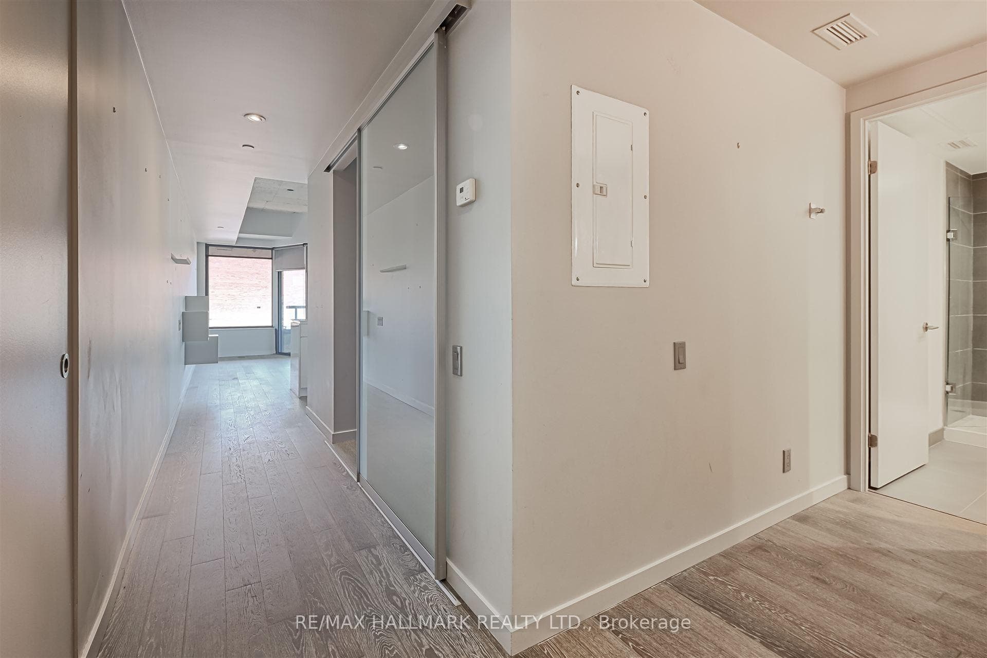 383 Sorauren Avenue Unit 209 photo 8