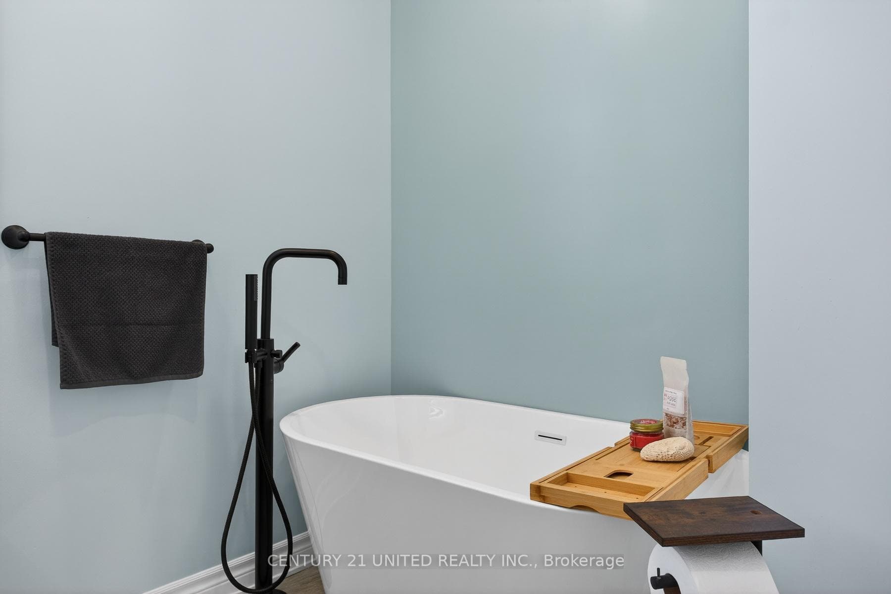 814 Argyle Street photo 22
