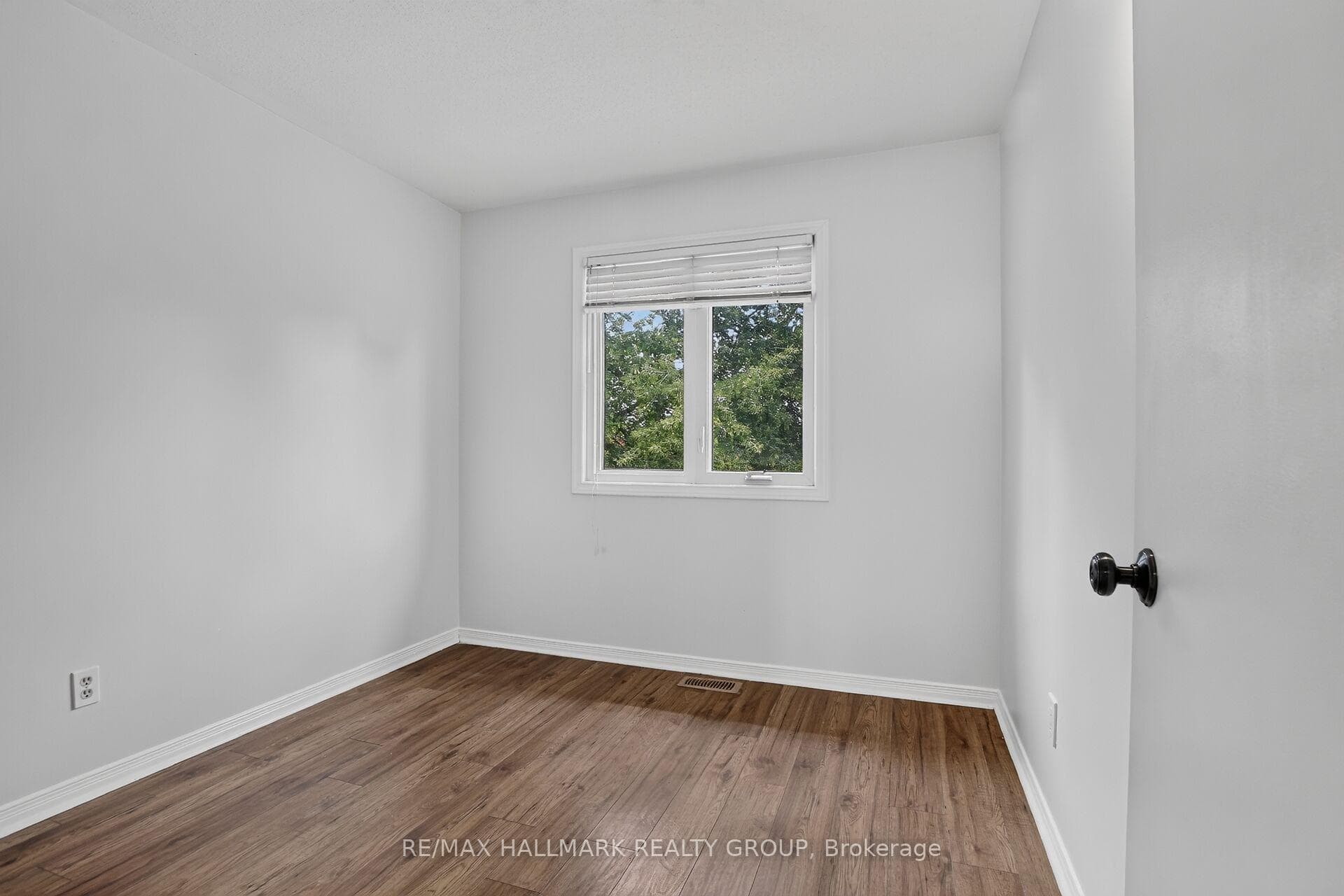 244 Huntersfield Drive photo 28
