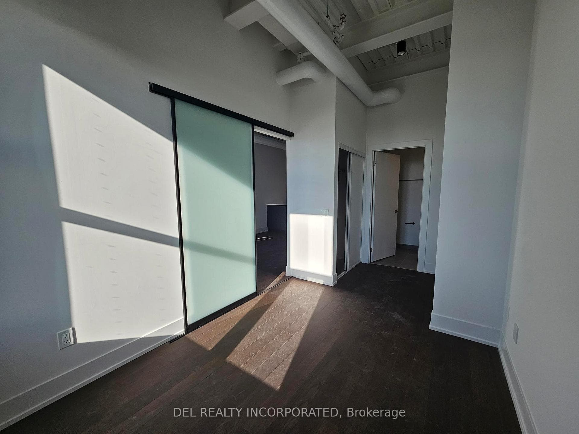 150 Logan Avenue Unit 702 photo 5