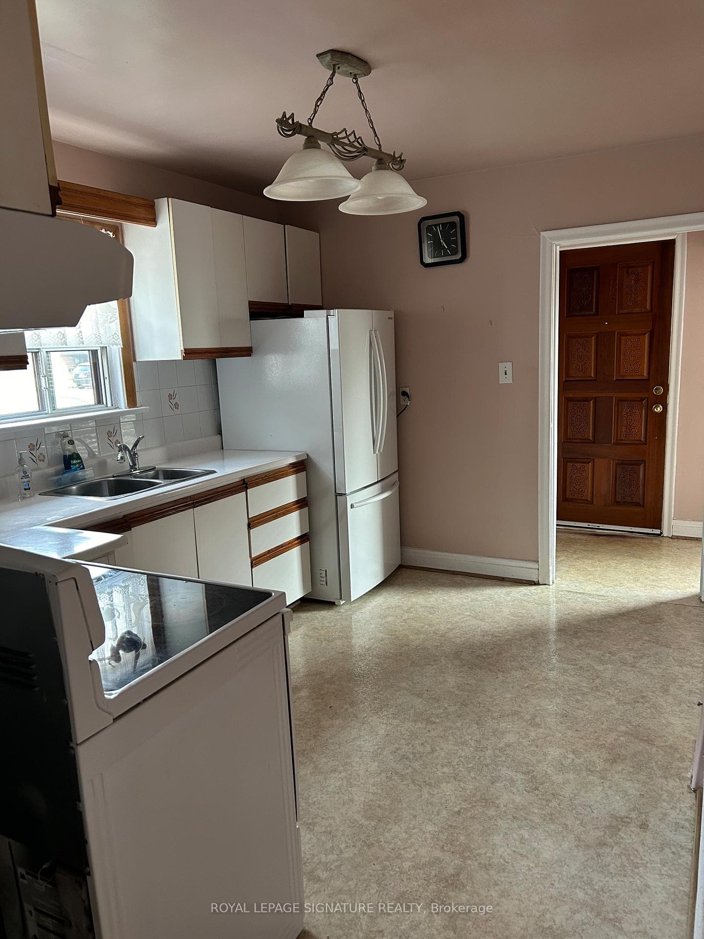 120 Bertrand Avenue photo 2