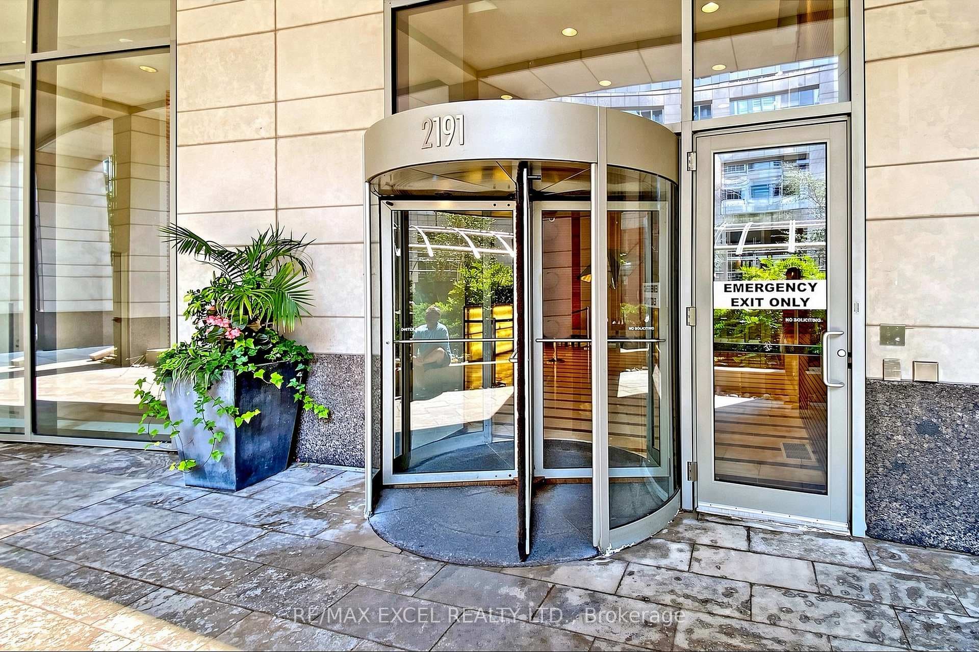 2191 Yonge Street Unit 3111 photo 7