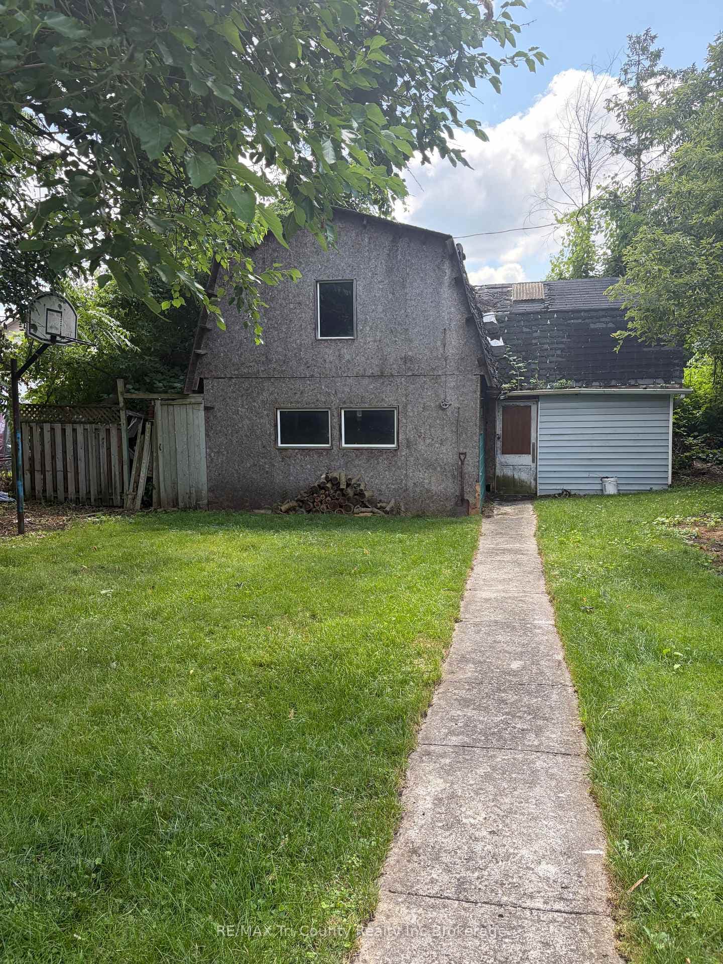 53 BROCK Street photo 9