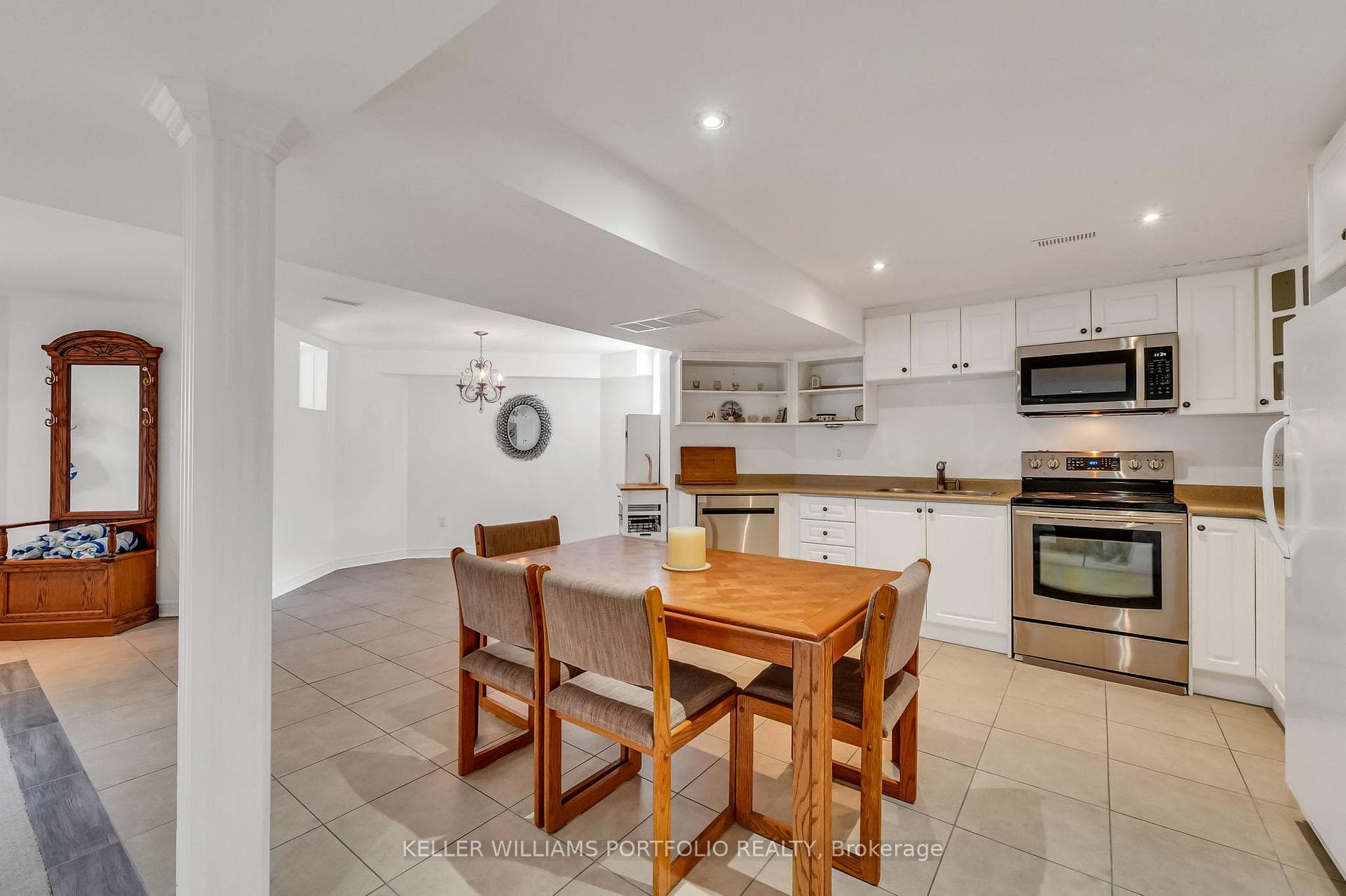 Lower Level - Eat In Kitchen