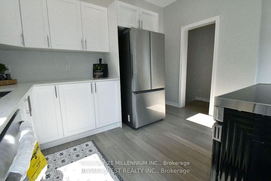 242 Balmoral Avenue photo 17