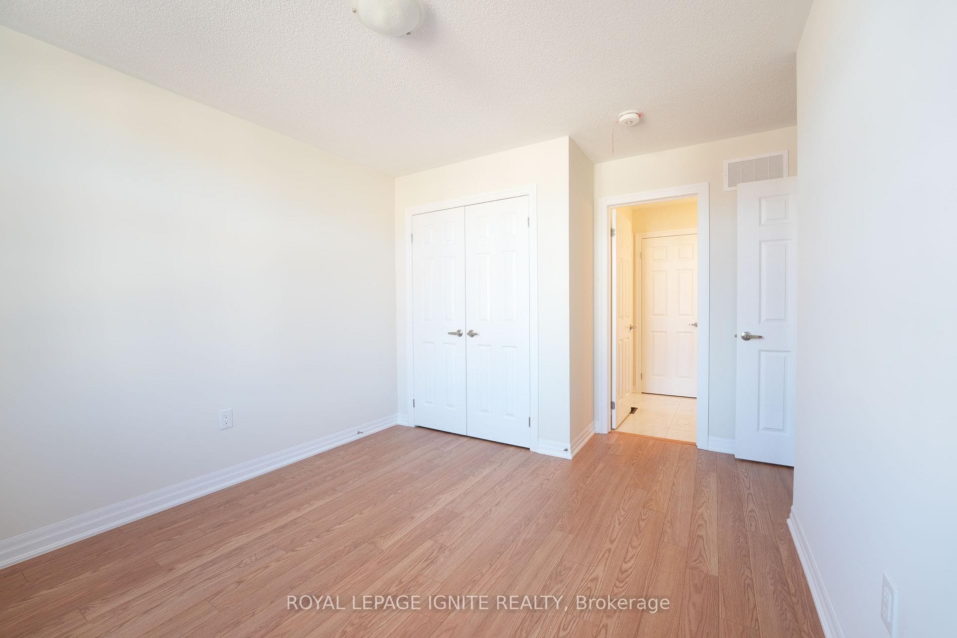 11 ED Ewert Avenue photo 24