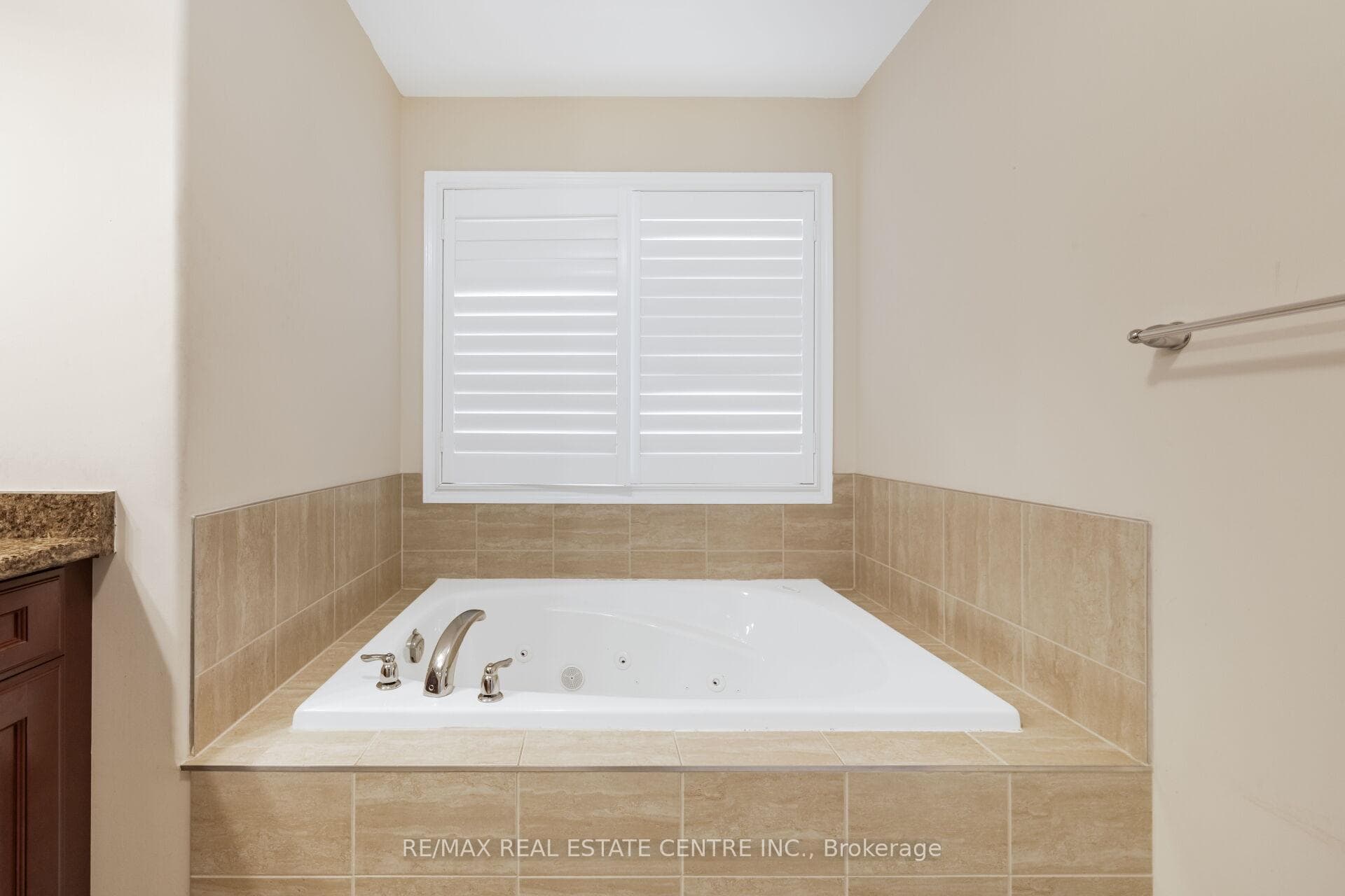 58 Seafair Crescent photo 27