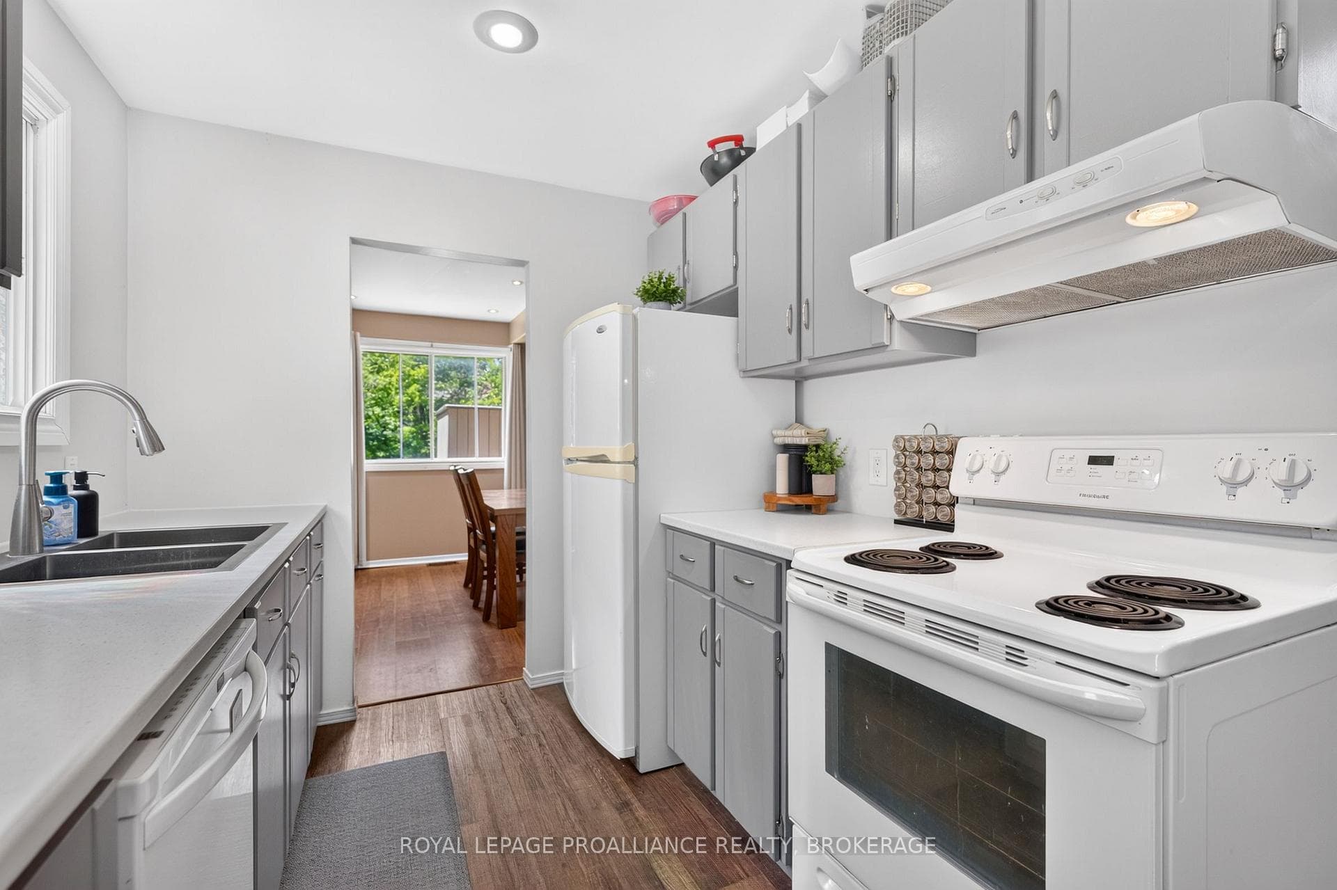 24 Balmoral Court photo 18