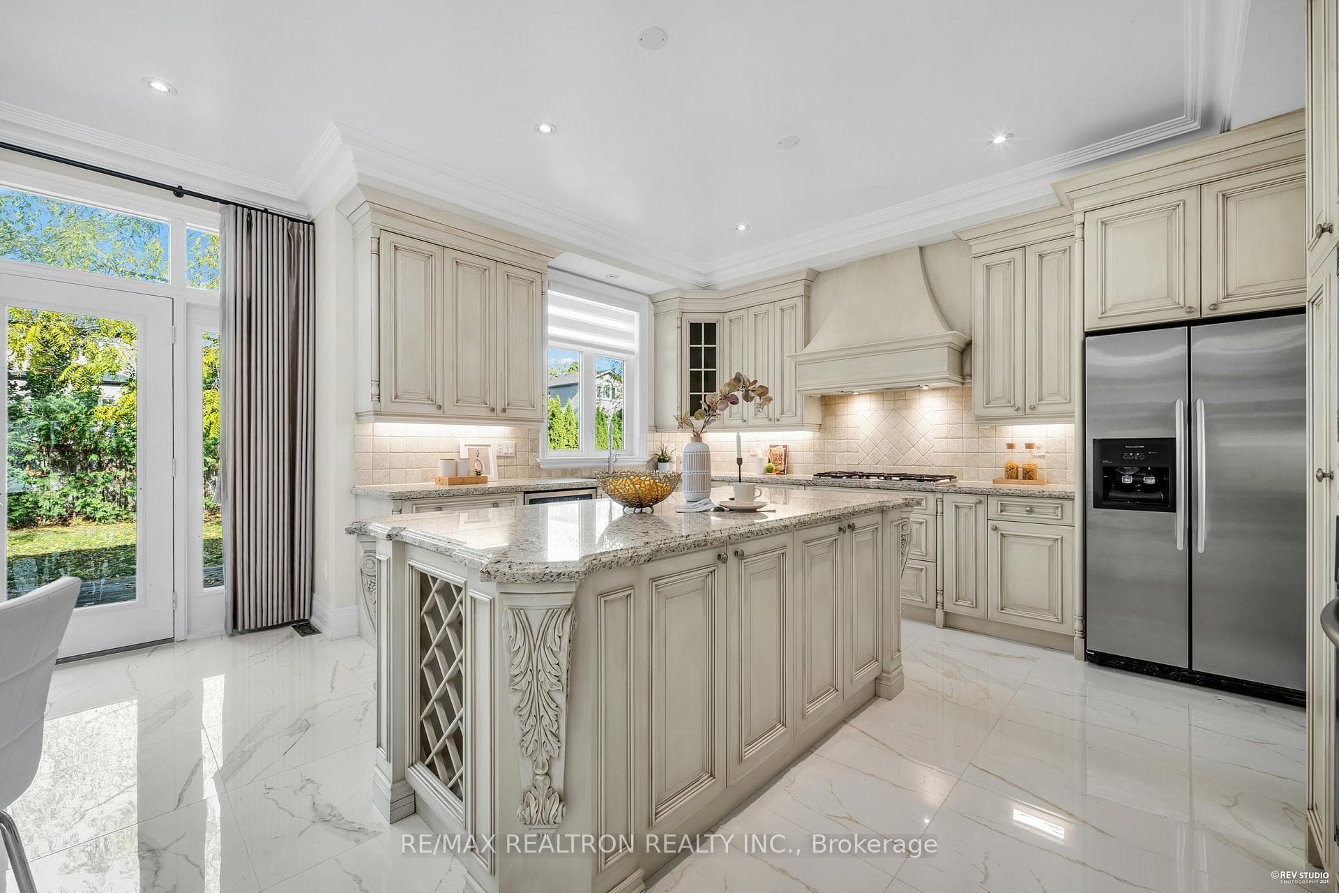 170 Florence Avenue photo 11