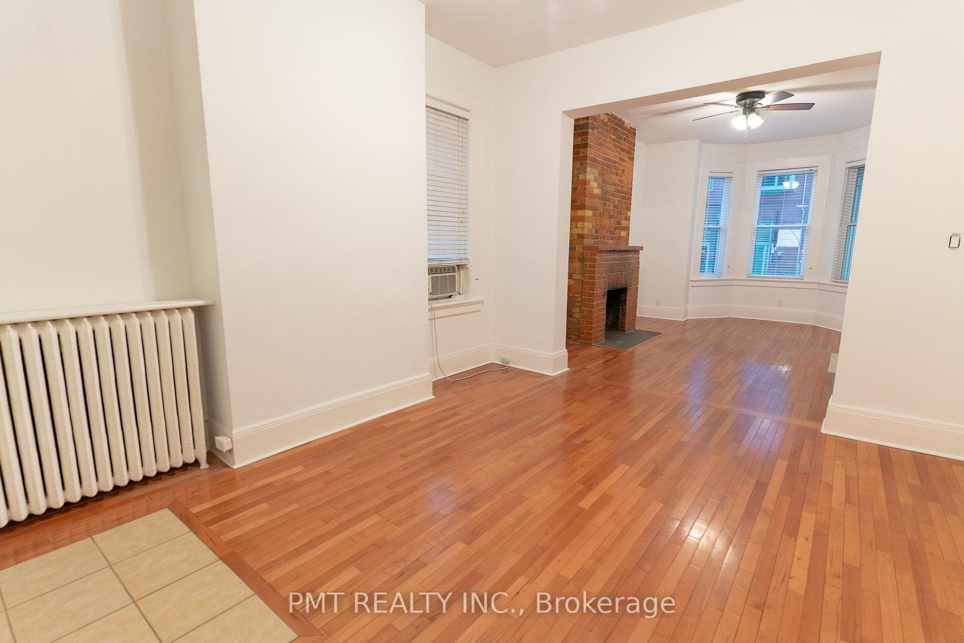 47 Huntley Street Unit Lower photo 6