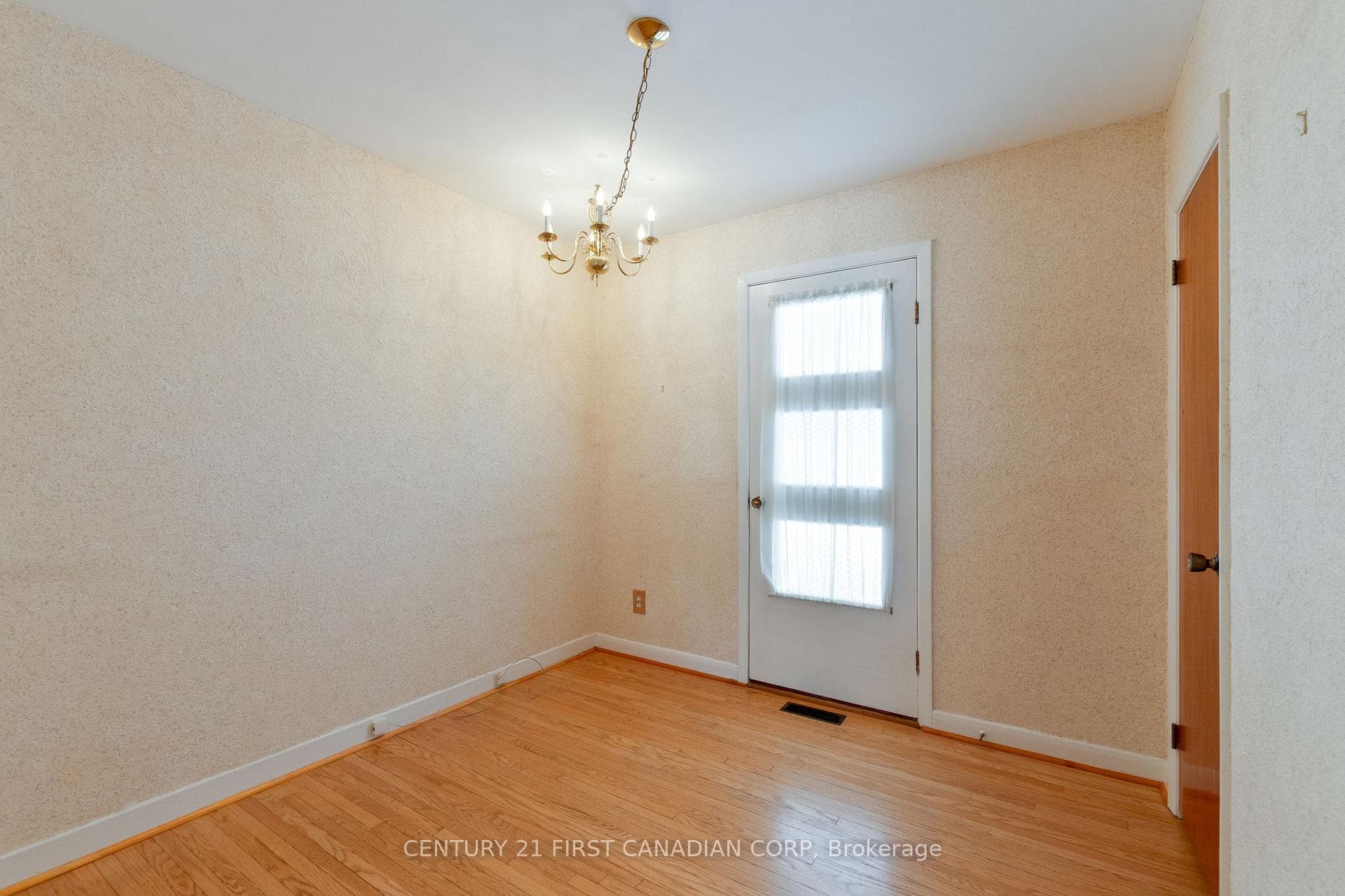 54 Algonquin Crescent photo 26