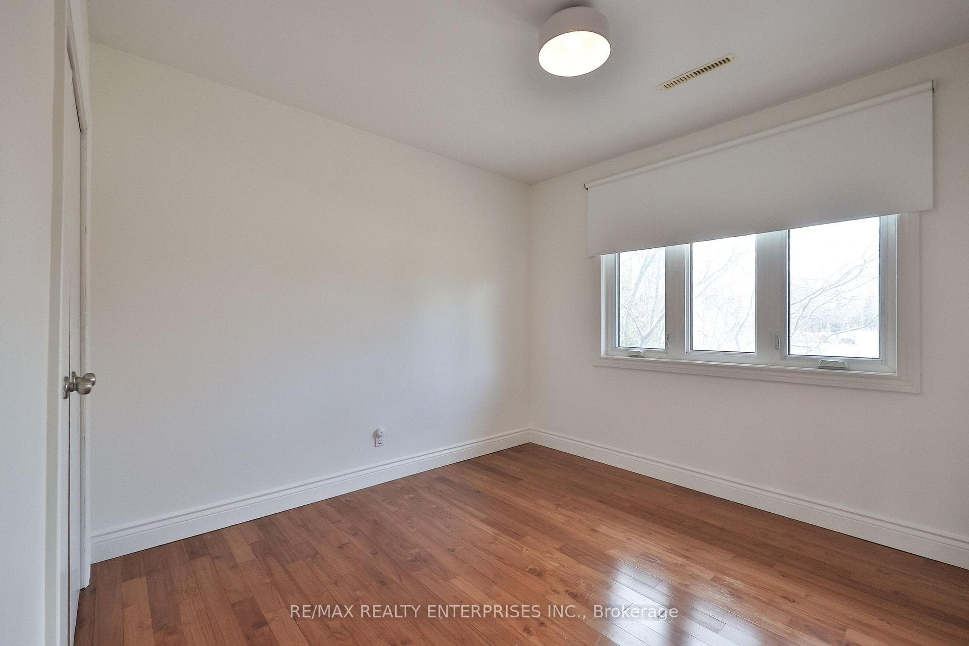 1439 Larchview Trail photo 24