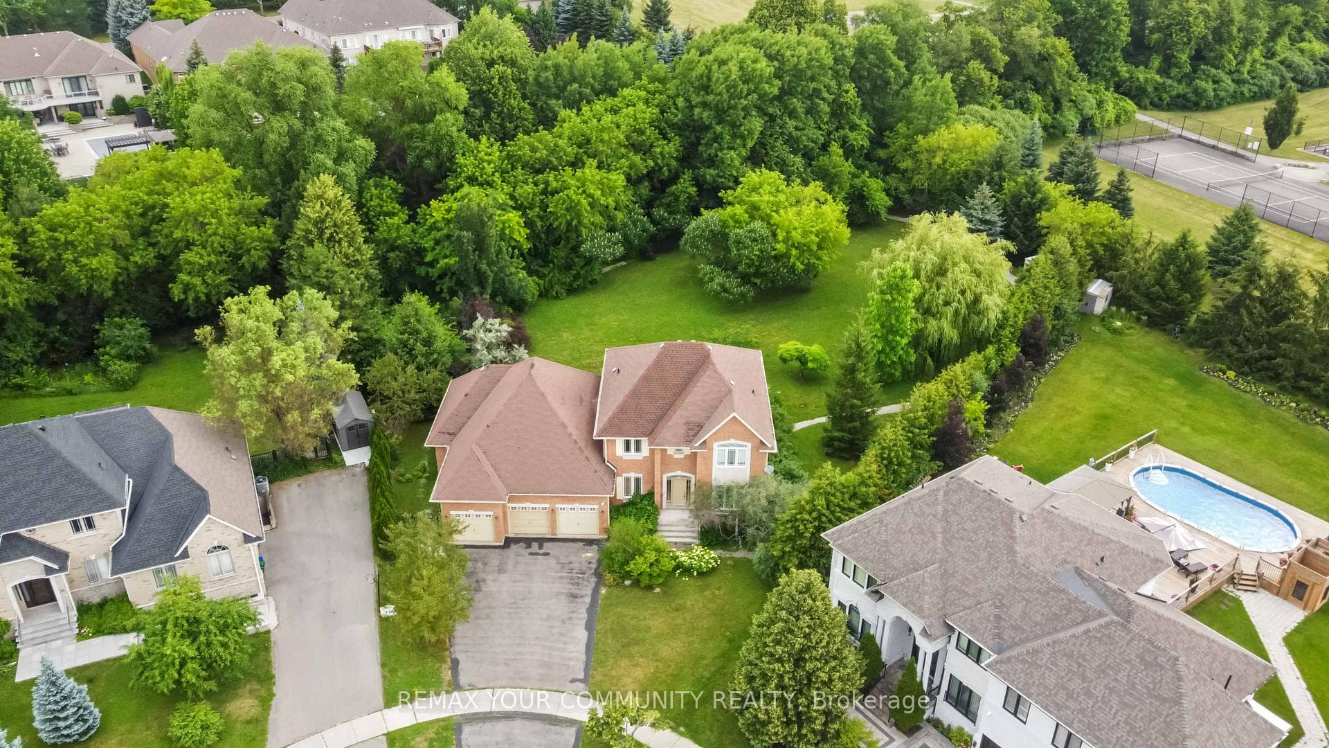40 Hunterwood Chase photo 2