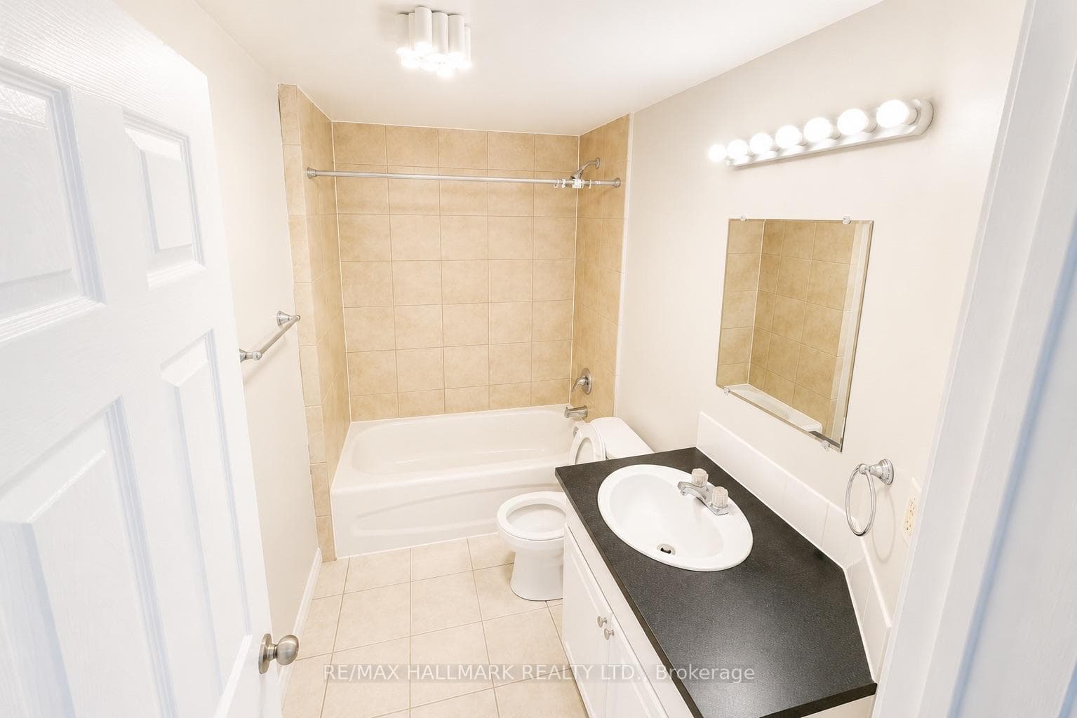 340 Barton Street photo 8