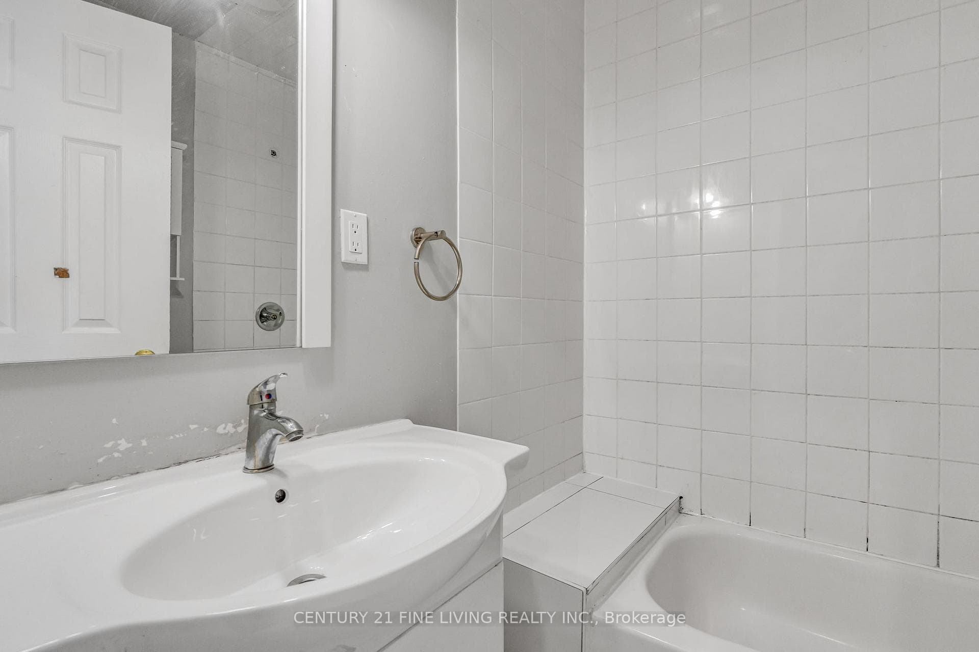 191 FOLKSTONE Crescent photo 25