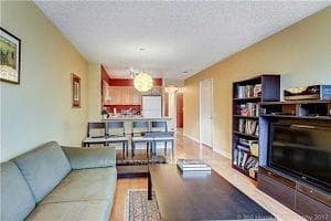 750 Bay Street Unit 710 photo 4