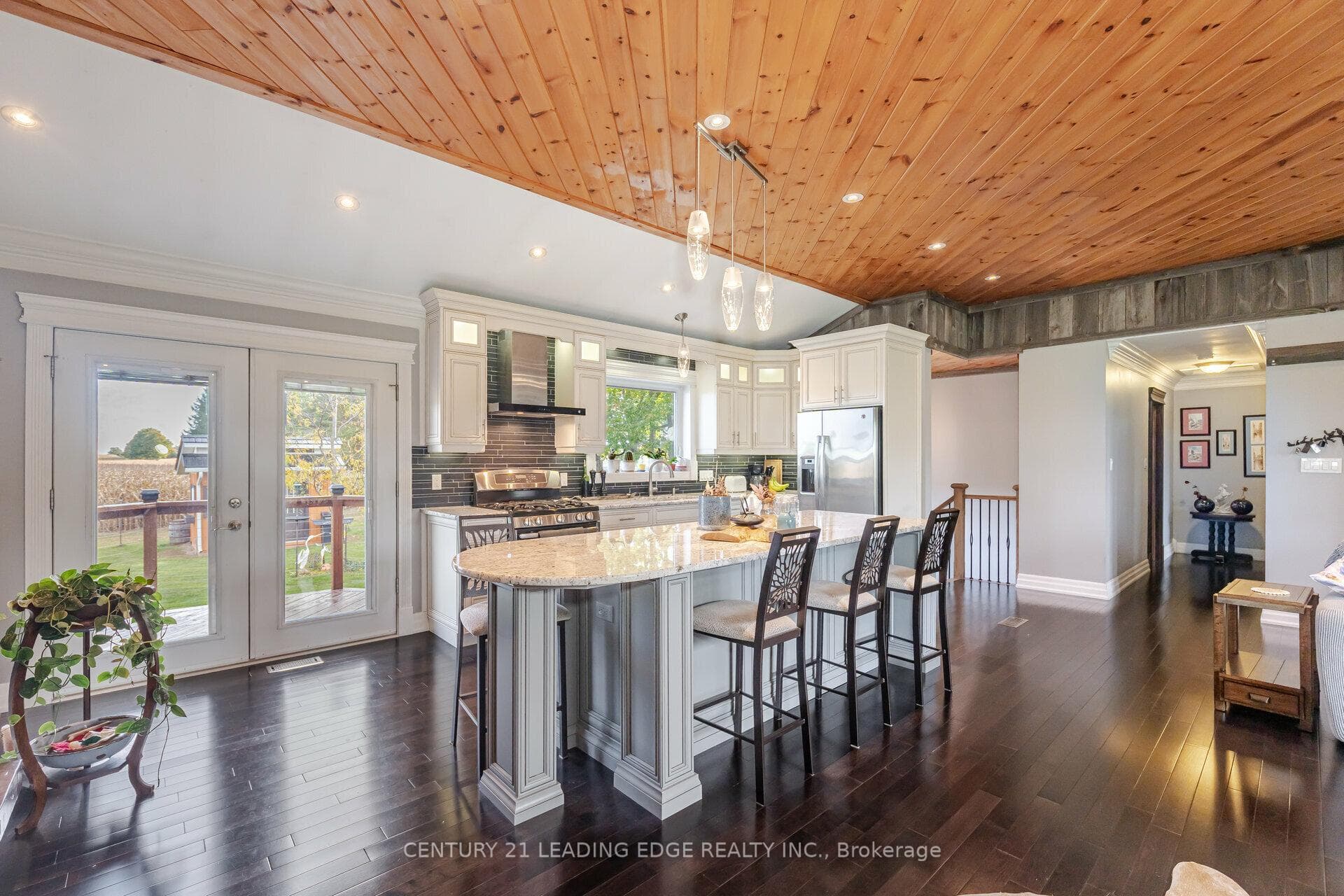 6123 Trafalgar Road photo 7