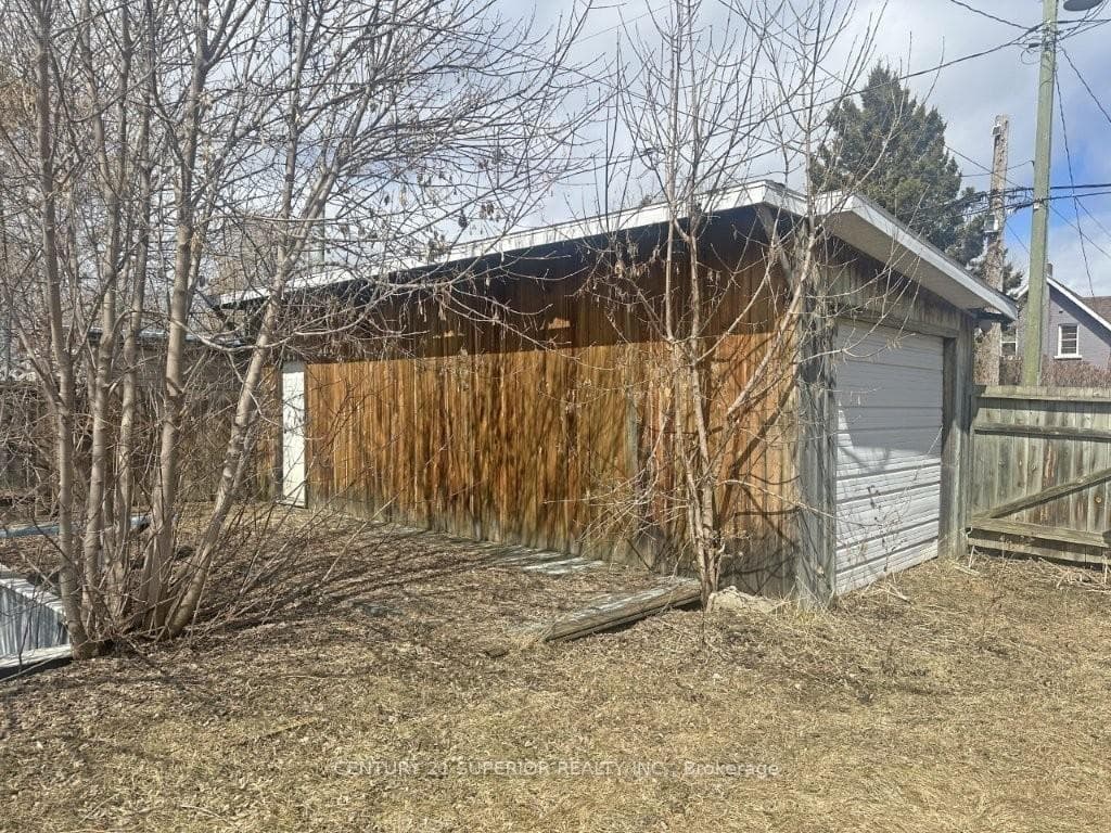 207 Cumming Street photo 45