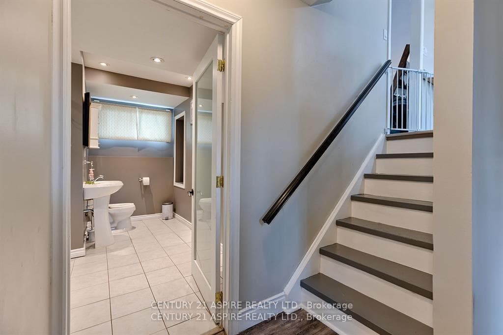 83 Hemlock Street photo 30