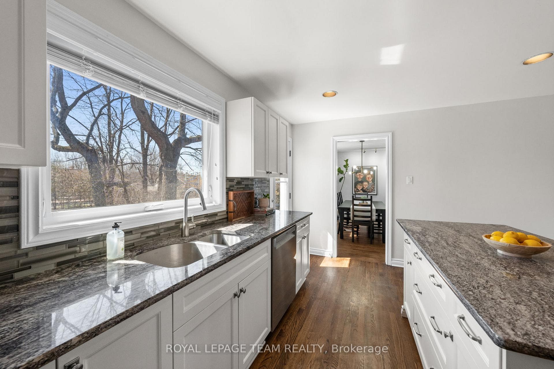 1081 Boucher Crescent photo 16