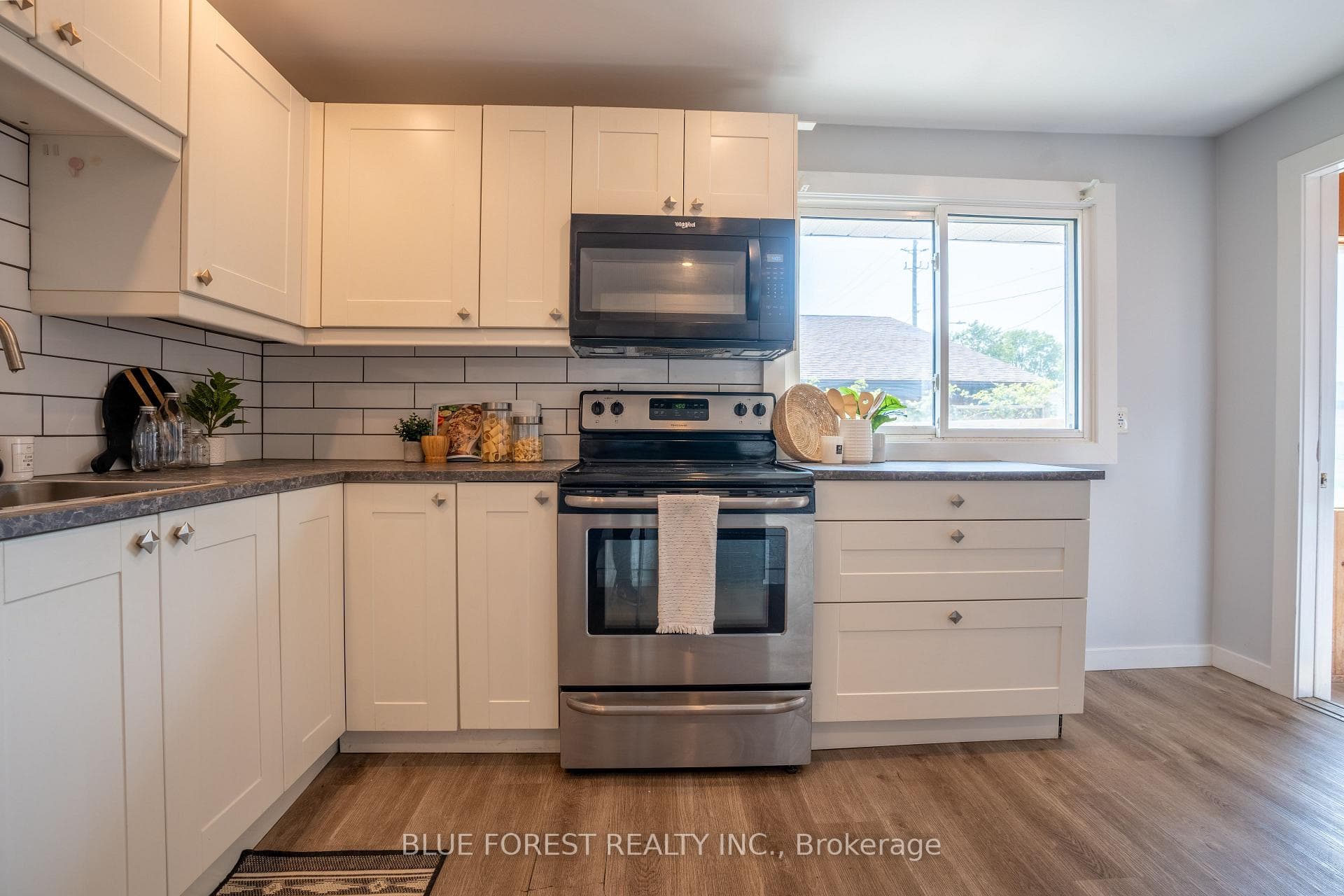 460 WALLACE Street photo 13