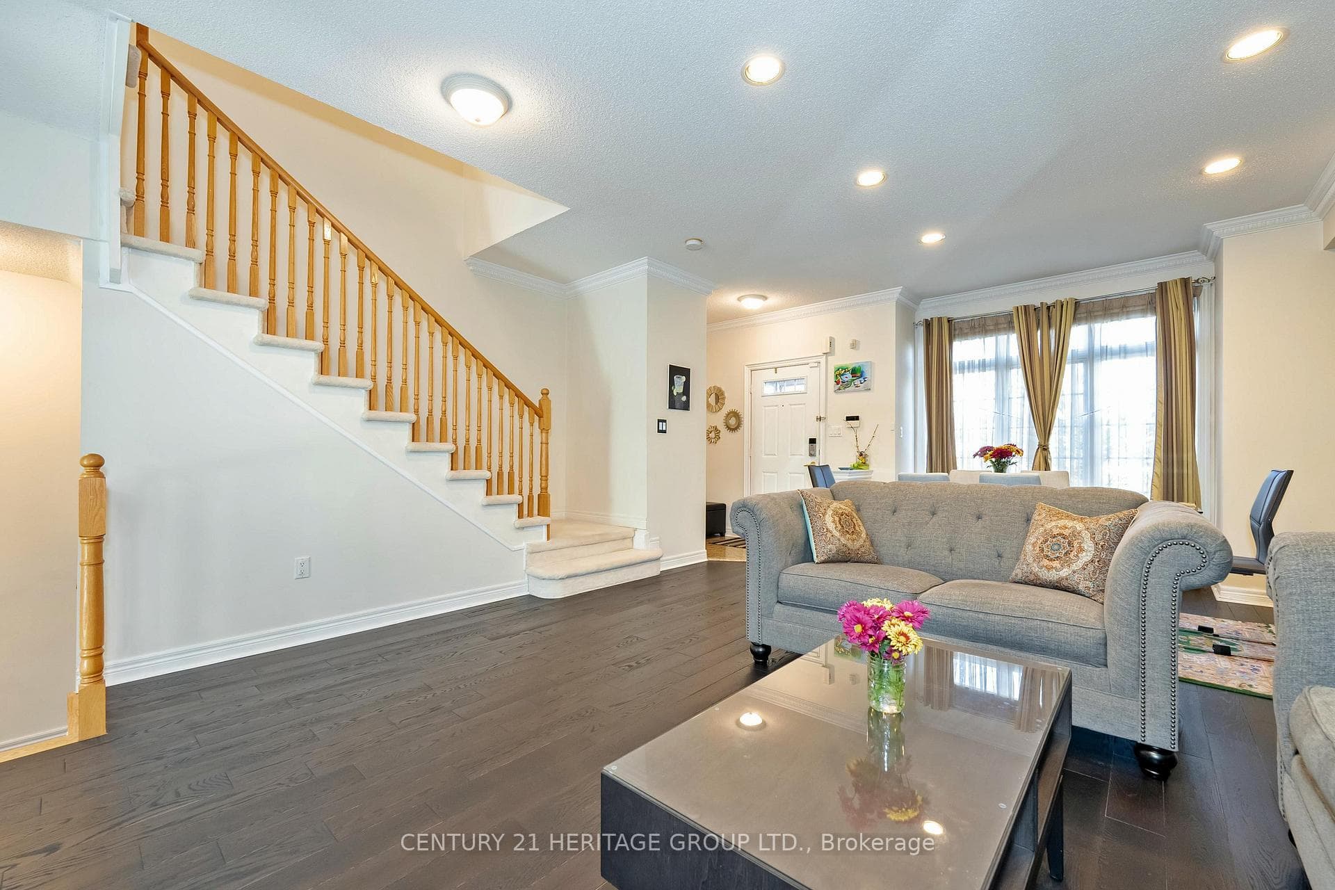 389 Bantry Avenue photo 8