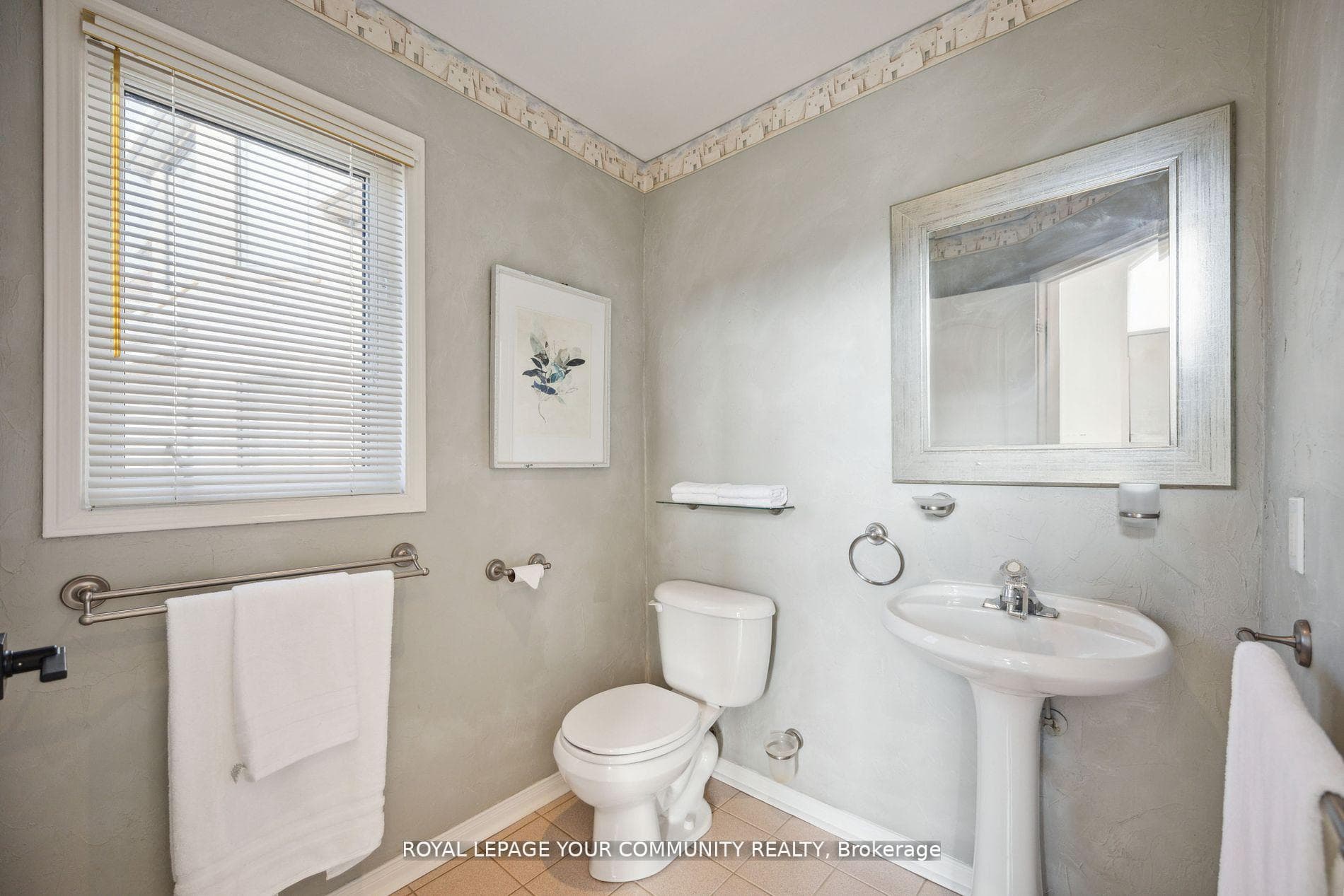471 Silken Laumann Drive photo 5