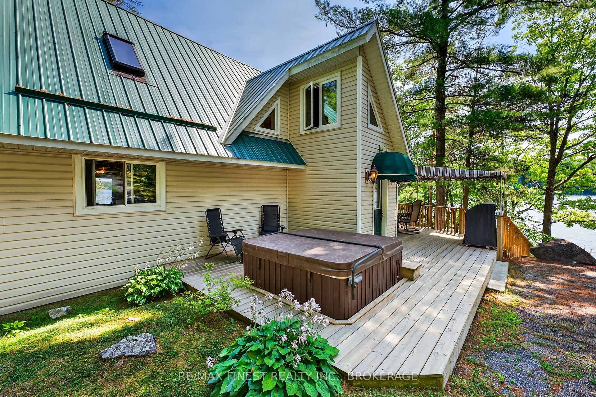 1076 Chester Lane photo 33