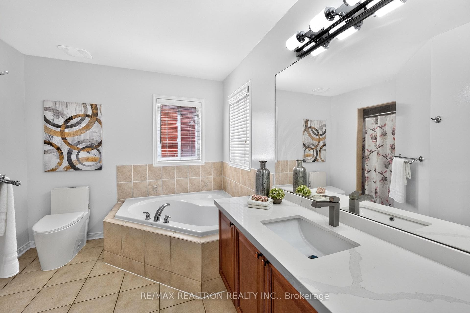 18 Sivyer Crescent photo 14
