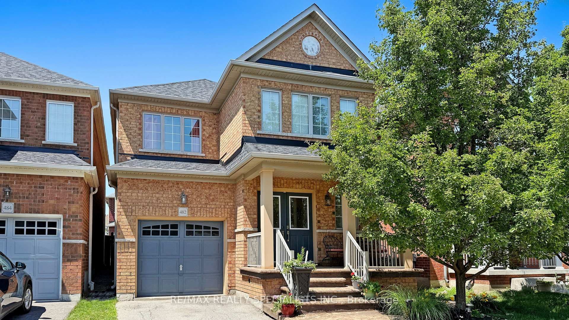 482 Grant Way photo 1