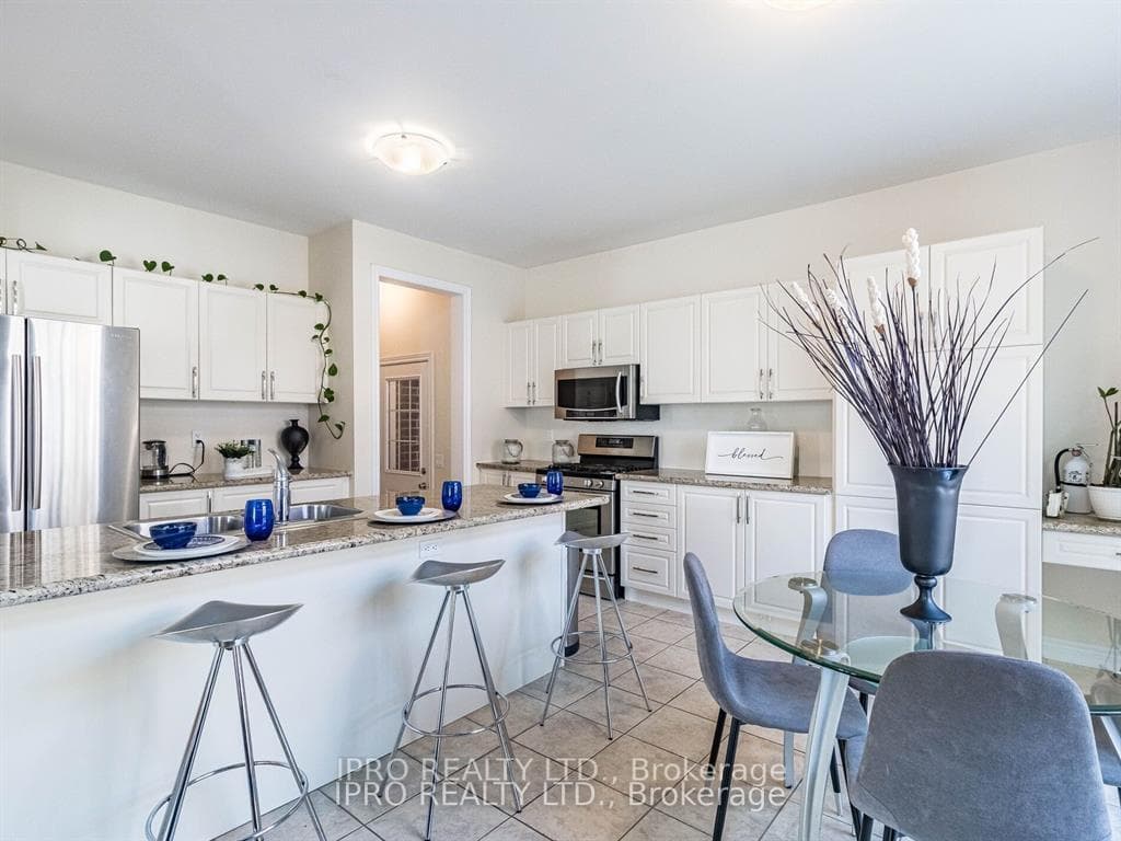 83 Pavlova Crescent photo 13