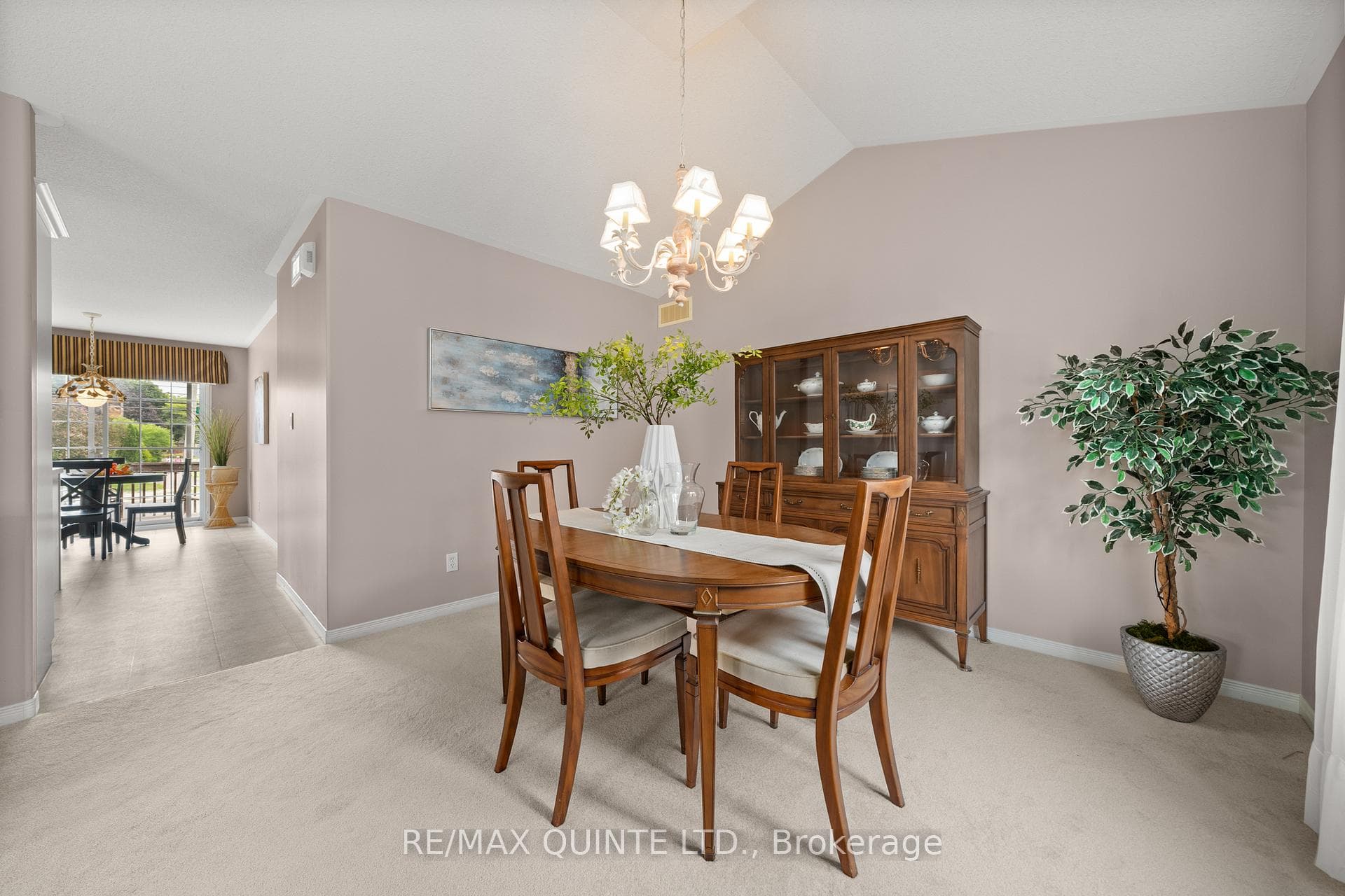 2 Hilton Place photo 14