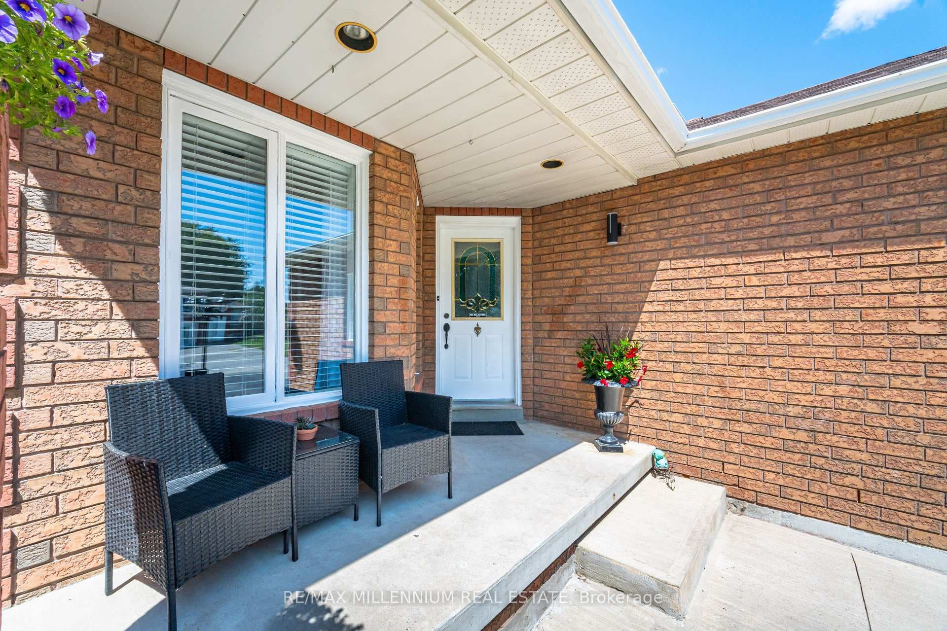 143 Hudson Crescent photo 5